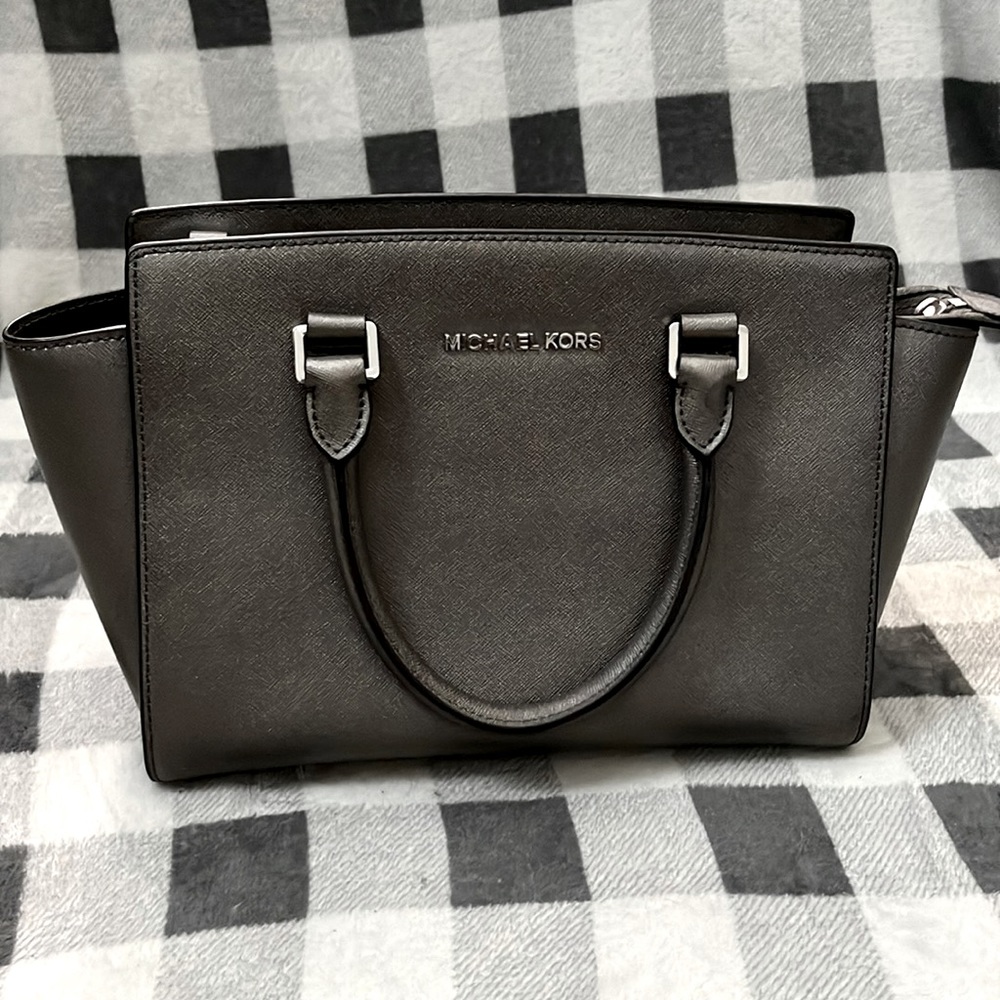 Michael Kors bag MOVING SALE ‼️ MUST GO